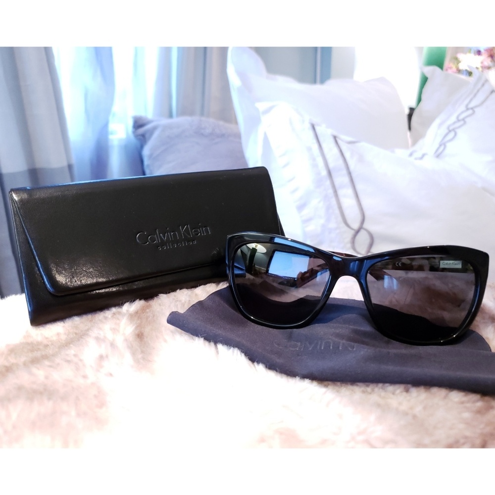 👓 CALVIN KLEIN Gray Tortoise Square Sunglasses 👓